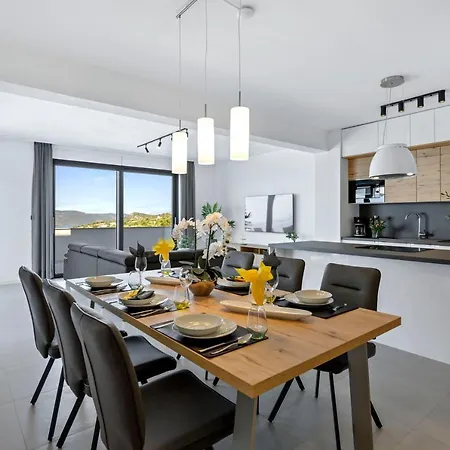 Petra Seget 빌라 *