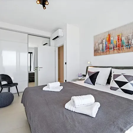 Vila Petra Seget *